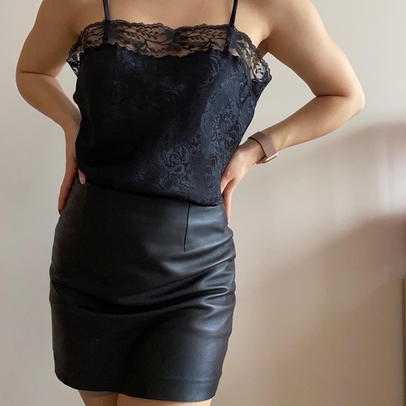 ✨#vintage embossed satin tank - Picture 4 of 13